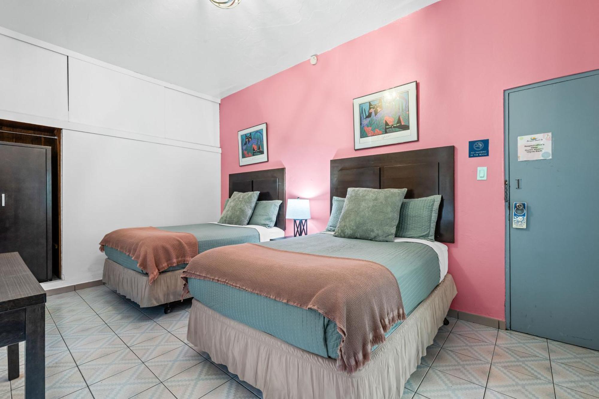 Borinquen Beach Inn Сан Хуан Екстериор снимка