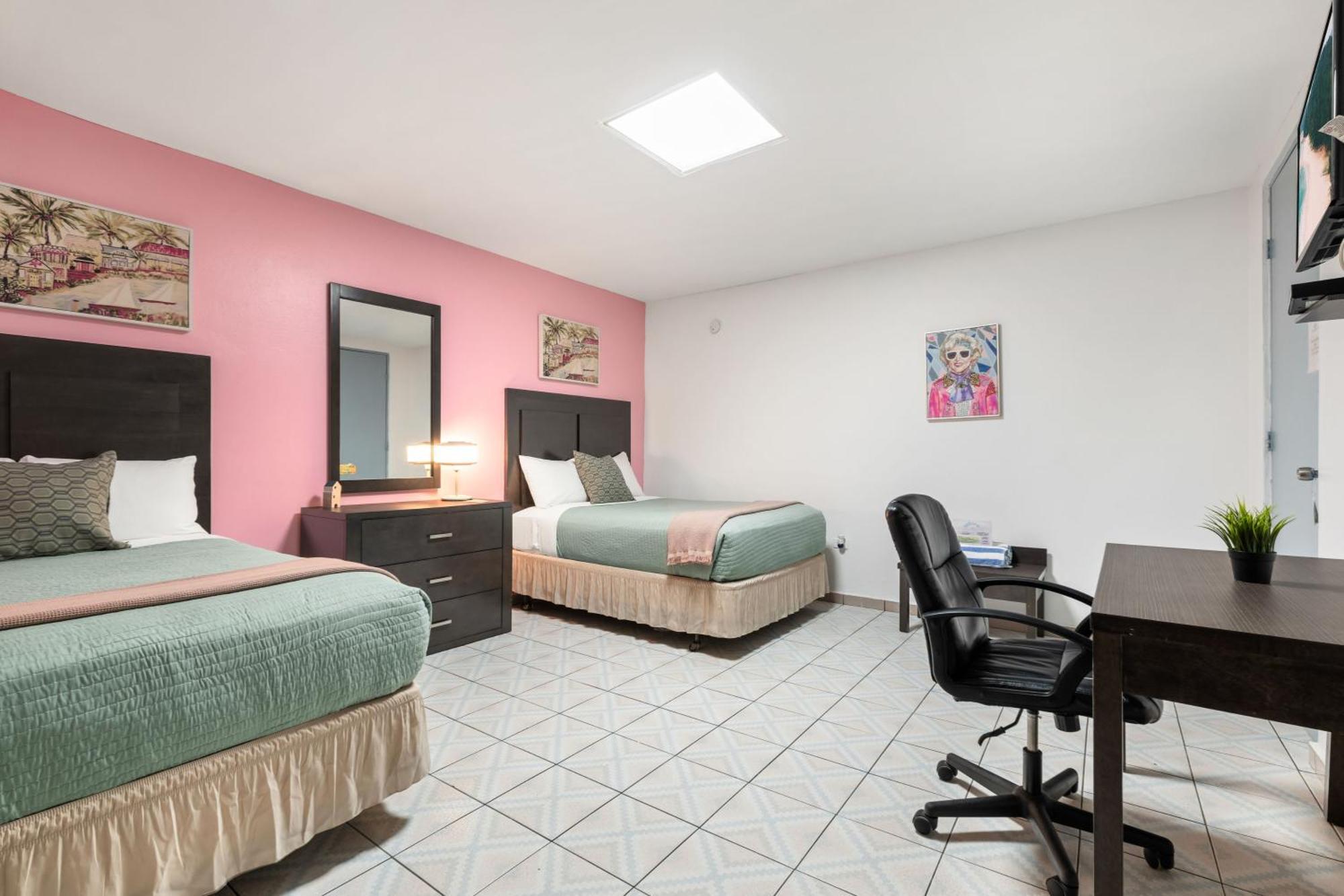 Borinquen Beach Inn Сан Хуан Екстериор снимка