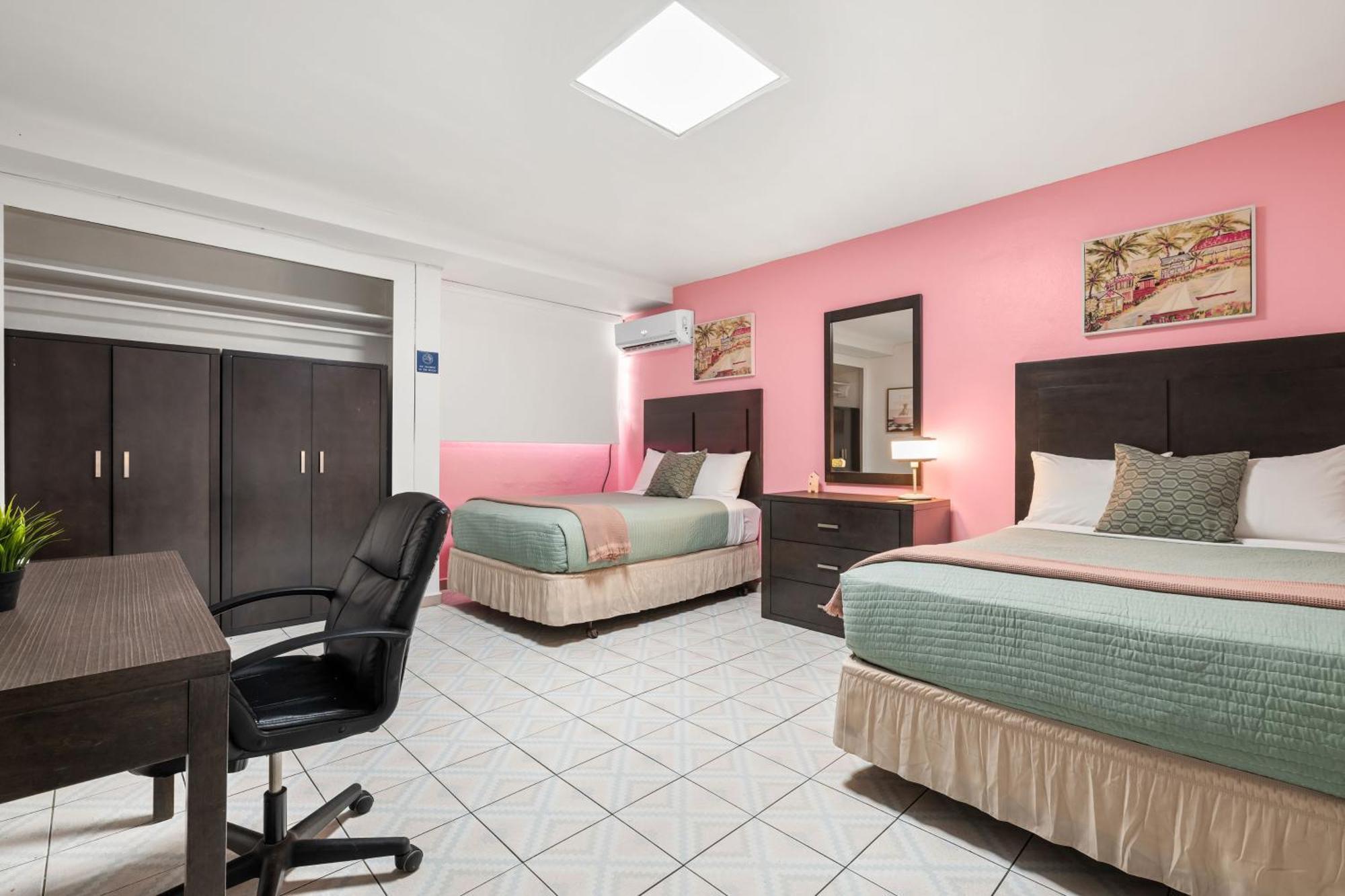 Borinquen Beach Inn Сан Хуан Екстериор снимка
